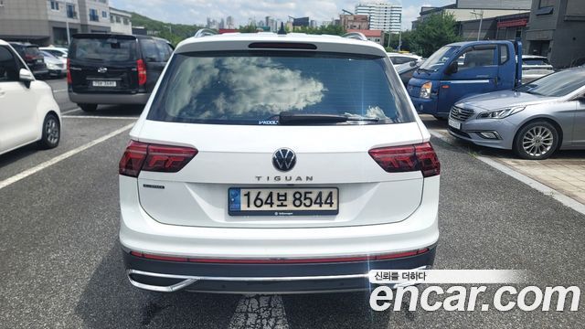 Volkswagen Tiguan Allspace 2.0 TDI Prestige - фото 2