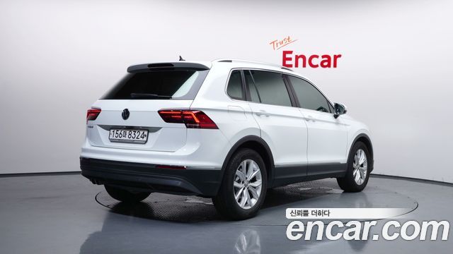 Volkswagen Tiguan 2-го поколения 2.0 TDI Premium - фото 1