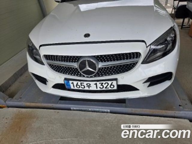 Mercedes-Benz C-Class W205 C200 Coupe - фото 0