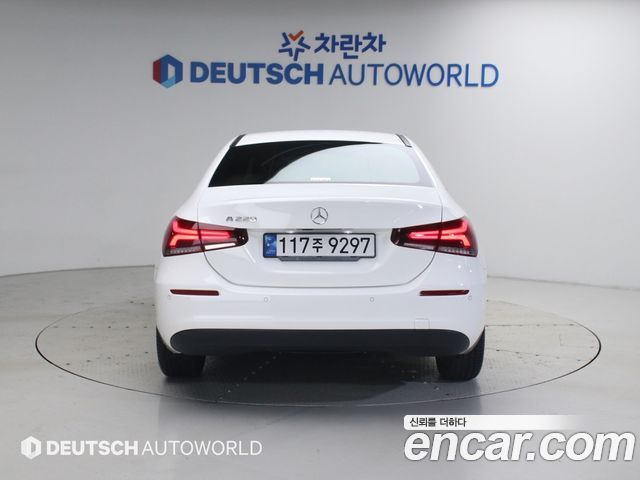Mercedes-Benz A-Class W177 A220 Sedan - фото 3