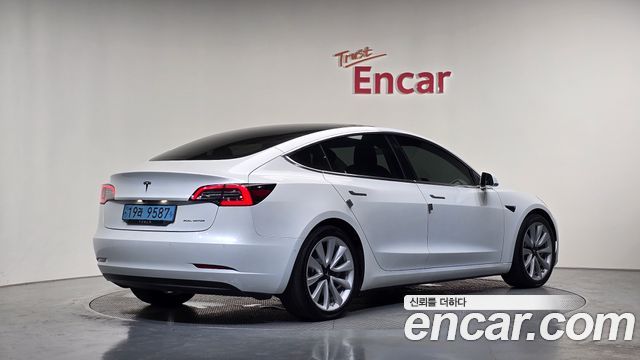 Tesla Model 3 Long Range AWD - фото 1