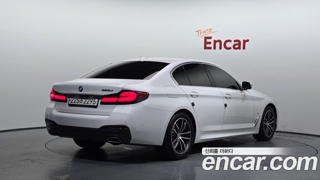 BMW 5 Series G30 523d M Sport - фото 1