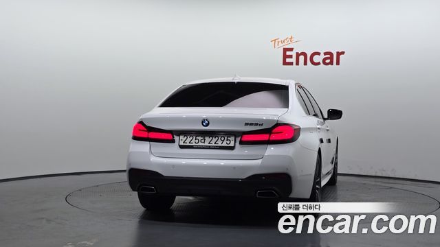 BMW 5 Series G30 523d M Sport - фото 3