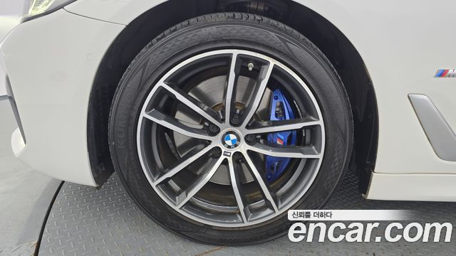 BMW 5 Series G30 523d M Sport - фото 4