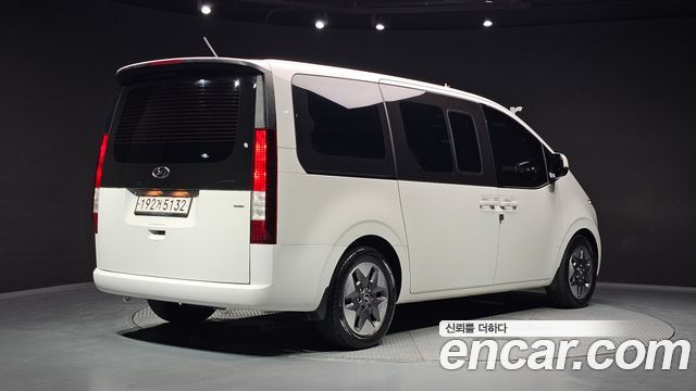 Hyundai Staria 4WD Tourer 9-Seater Modern - фото 1