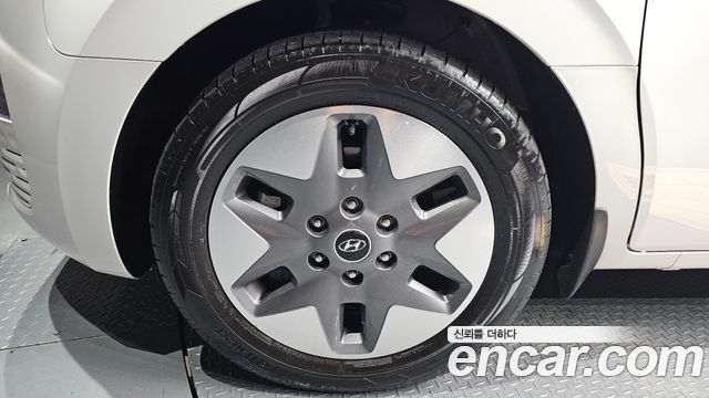 Hyundai Staria 4WD Tourer 9-Seater Modern - фото 4