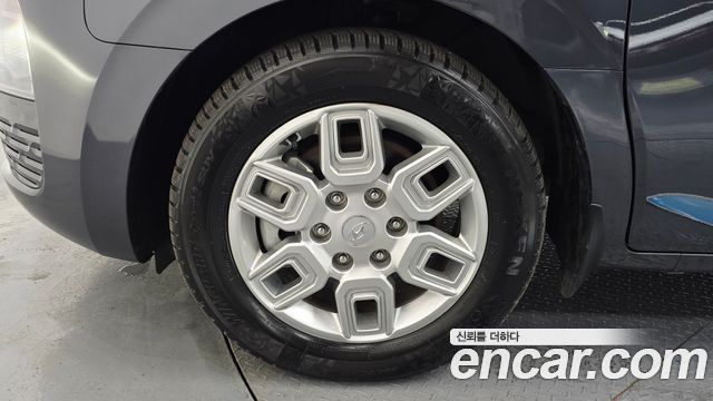 Hyundai Staria 4WD Tourer 9-Seater Modern - фото 4