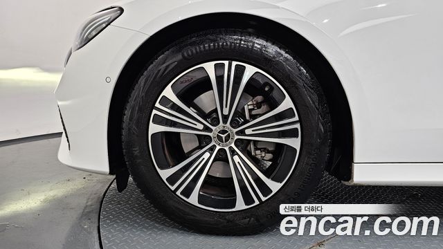 Mercedes-Benz E-Class W214 E200 Avantgarde - фото 4