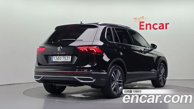 Volkswagen Tiguan 2-го поколения 2.0 TDI Prestige - фото 1