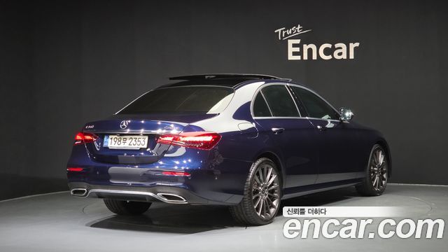 Mercedes-Benz E-Class W213 E350 4MATIC AMG Line - фото 1