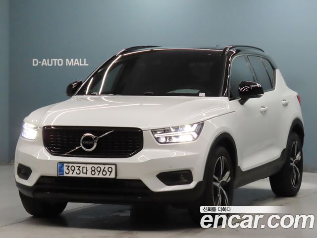 Volvo XC40 B4 R-Design - фото 0