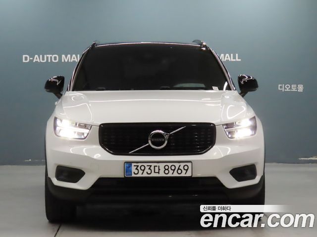 Volvo XC40 B4 R-Design - фото 2