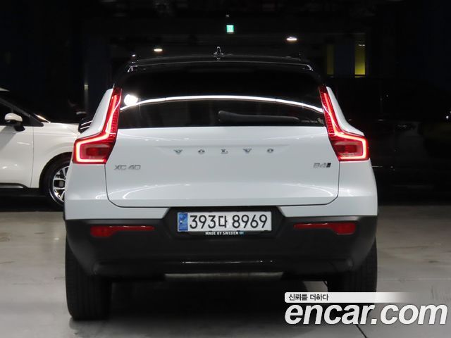 Volvo XC40 B4 R-Design - фото 3