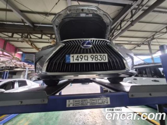 Lexus ES 300h 7-го поколения Executive - фото 0