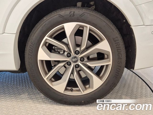 Audi e-Tron 55 Quattro - фото 4