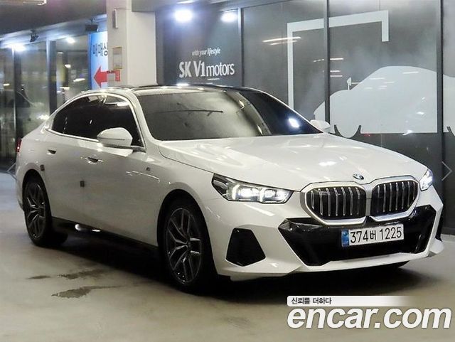 BMW 5 Series G60 523d M Sport - фото 0