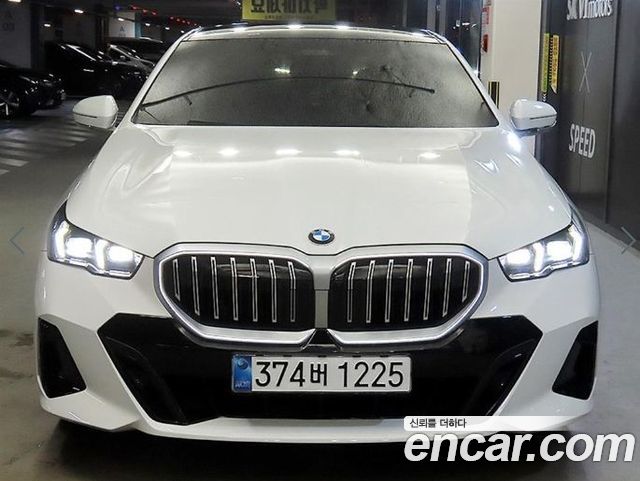 BMW 5 Series G60 523d M Sport - фото 1