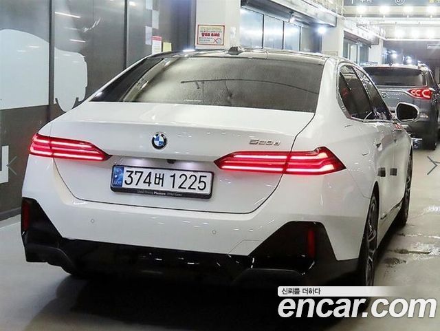BMW 5 Series G60 523d M Sport - фото 3
