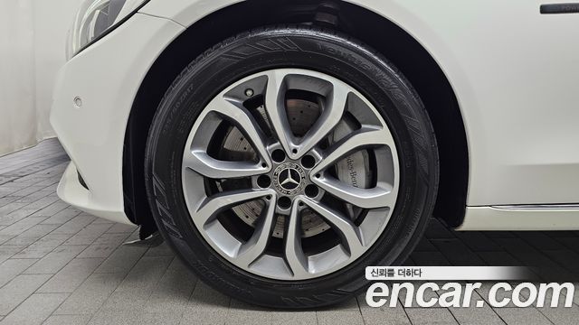 Mercedes-Benz C-Class W205 C350e - фото 3