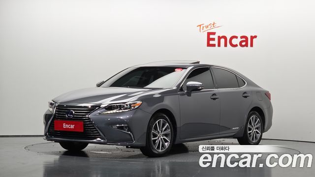 Lexus ES 300h Supreme+ XV60 - фото 0