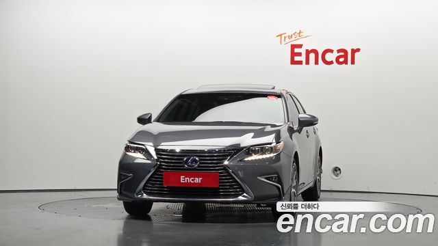 Lexus ES 300h Supreme+ XV60 - фото 2