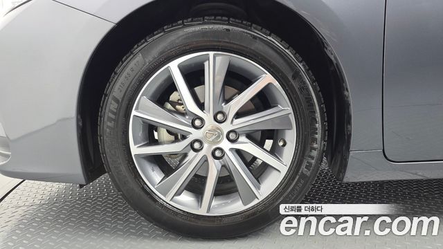 Lexus ES 300h Supreme+ XV60 - фото 4