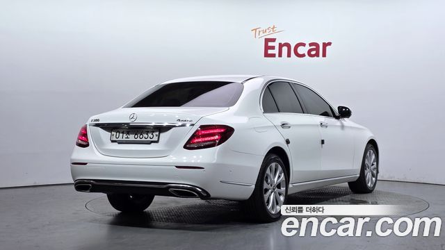 Mercedes-Benz E-Class W213 E300 4MATIC Exclusive - фото 1