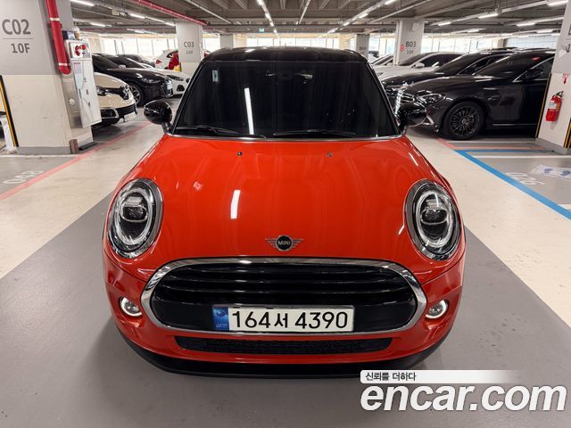 Mini Cooper 5Door HIGH 3rd - фото 0