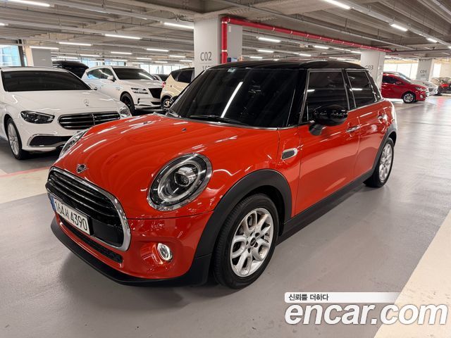 Mini Cooper 5Door HIGH 3rd - фото 1
