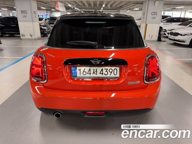 Mini Cooper 5Door HIGH 3rd - фото 2
