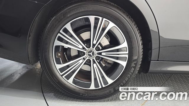 Mercedes-Benz E-Class W214 E200 Avantgarde - фото 4
