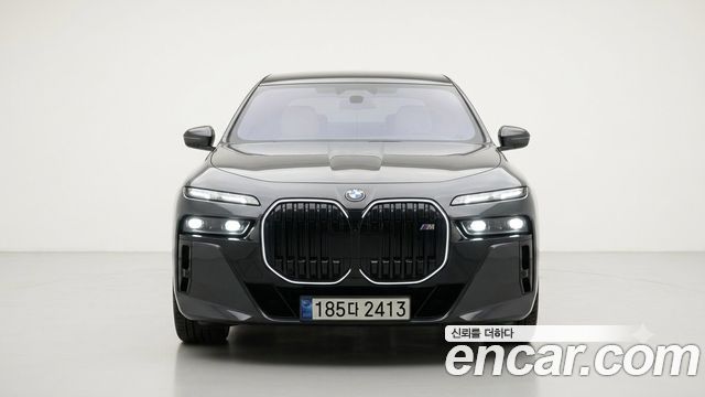 BMW i7 G70 M70 xDrive M Performance - фото 0