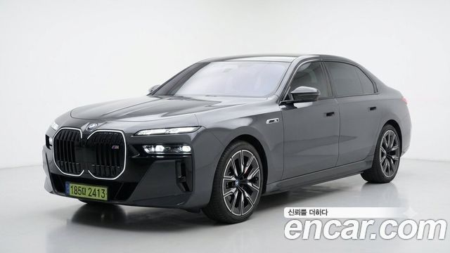 BMW i7 G70 M70 xDrive M Performance - фото 1
