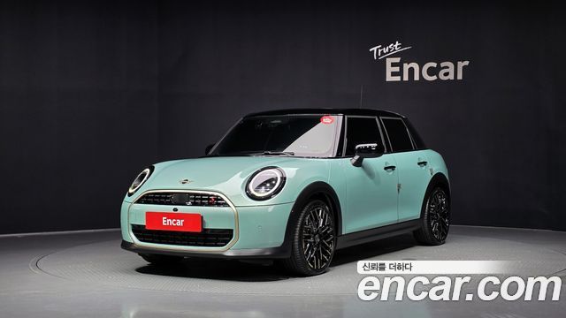 Mini Cooper S 4-го поколения 5 Door Favoured - фото 0