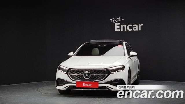 Mercedes-Benz E-Class W214 E300 4MATIC AMG Line - фото 2