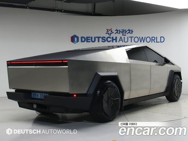 Tesla Cybertruck AWD - фото 1