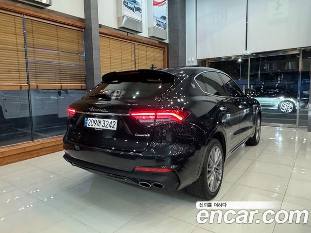 Maserati Levante 3.0 AWD GranSport - фото 1