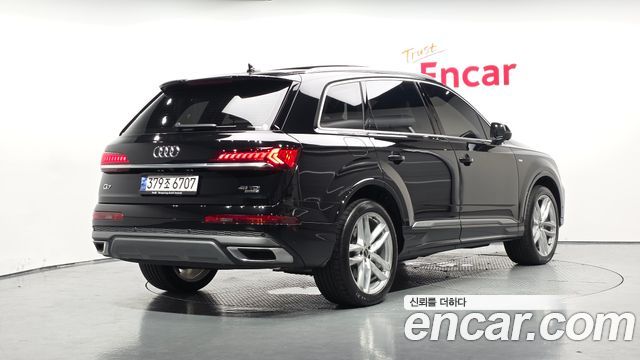 Audi Q7 45 TDI Quattro Premium - фото 1