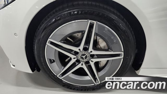 Mercedes-Benz C-Class W206 C200 AMG Line - фото 4