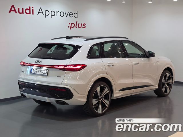 Audi Q5 45 TFSI Quattro S line - фото 1