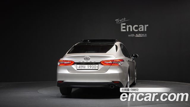 Toyota Camry XV70 2.5 - фото 3