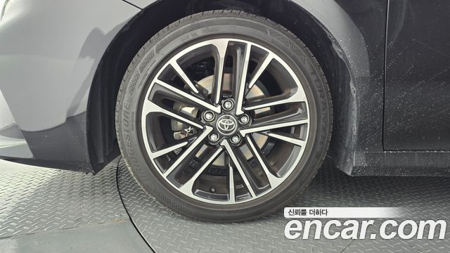 Toyota Camry XV80 2.5 XLE Hybrid - фото 4