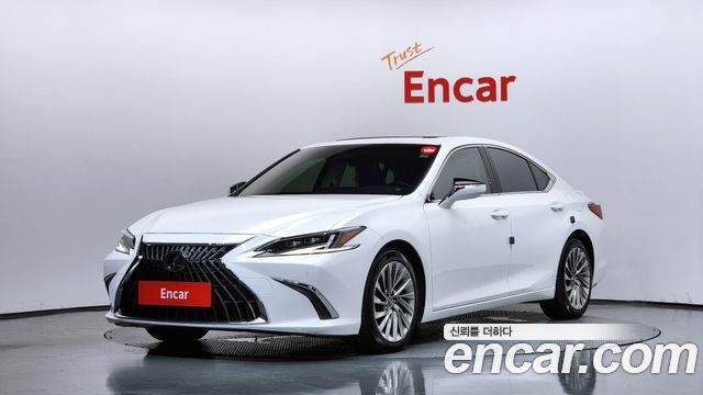 Lexus ES 300h 7-го поколения Executive - фото 0