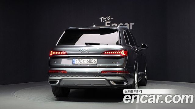 Audi Q7 45 TDI Quattro Premium - фото 3