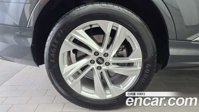 Audi Q7 45 TDI Quattro Premium - фото 4