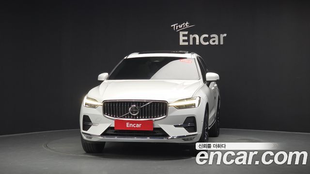 Volvo XC60 2-го поколения B5 Ultimate Bright - фото 1