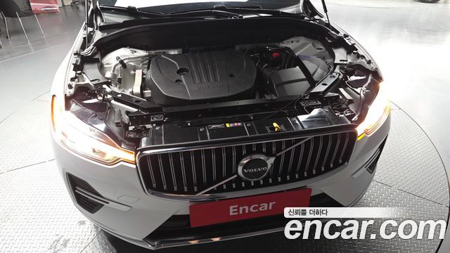 Volvo XC60 2-го поколения B5 Ultimate Bright - фото 4