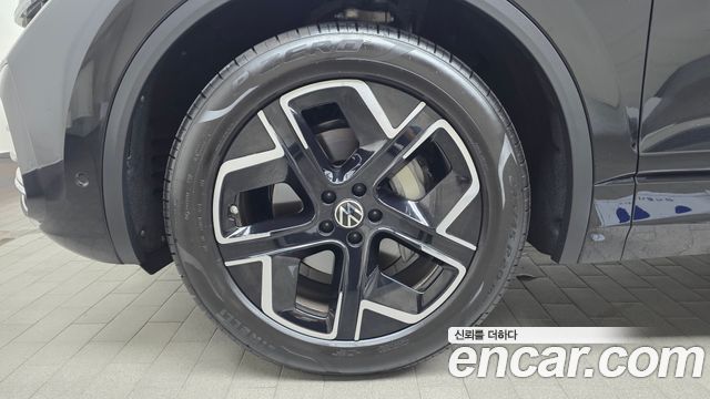 Volkswagen Touareg 3-го поколения 3.0 TDI Prestige - фото 3
