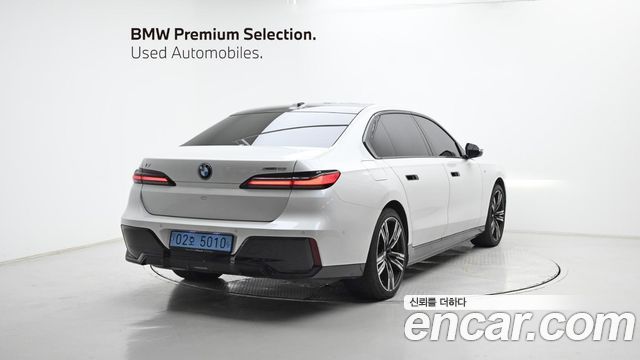 BMW i7 G70 xDrive 60 M sport - фото 1