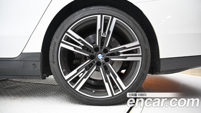 BMW i7 G70 xDrive 60 M sport - фото 4
